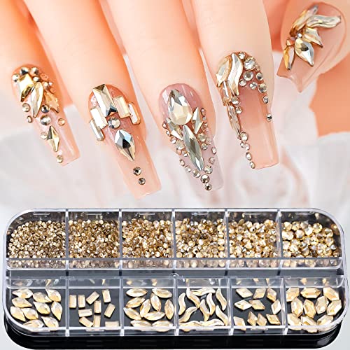 ジャンニヴェルサーチェ クリスタルラインストーン ピンブローチ ゴールドカラー ジャンニヴェルサーチェ クリスタルラインストーン ピンブローチ